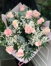 12 pink Mondial roses